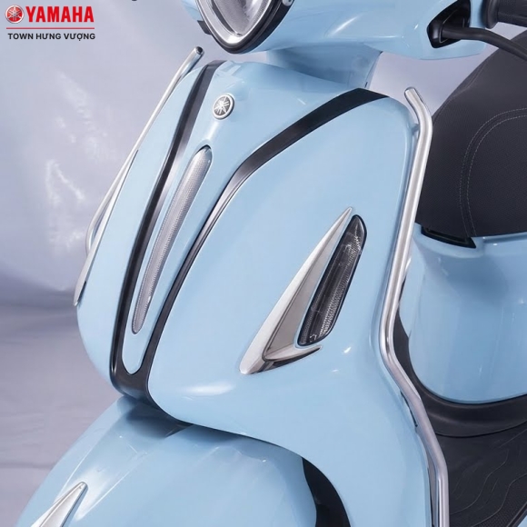 Ốp Đèn Xi-Nhan Trước Màu Đen - Crôm GRANDE